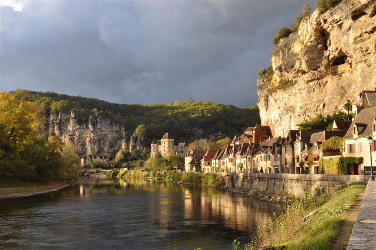 Anne Bécheau, Anne Becheau, visites guidées, visites privées, excursions, guide conférencière, Recherches historiques en Dordogne Périgord dordogne périgord