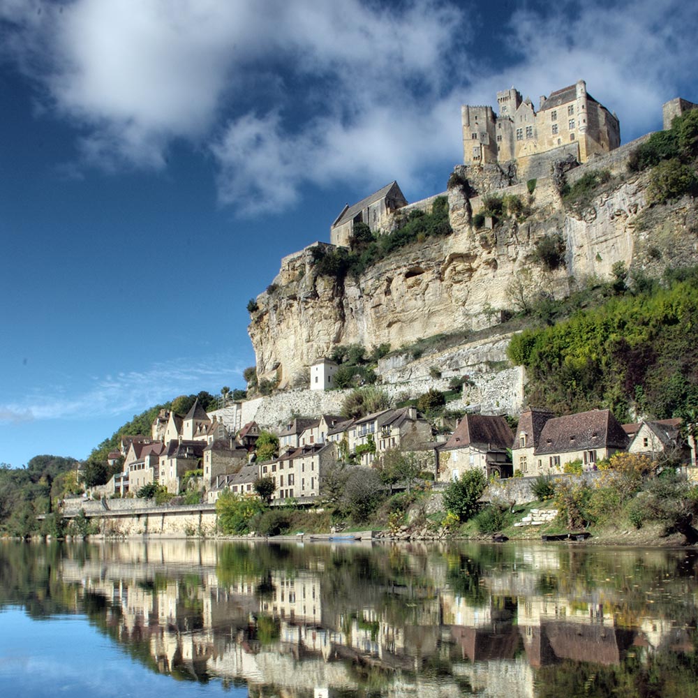 Anne Bécheau, Anne Becheau, visites guidées, visites privées, excursions, guide conférencière, Recherches historiques en Dordogne Périgord dordogne périgord
